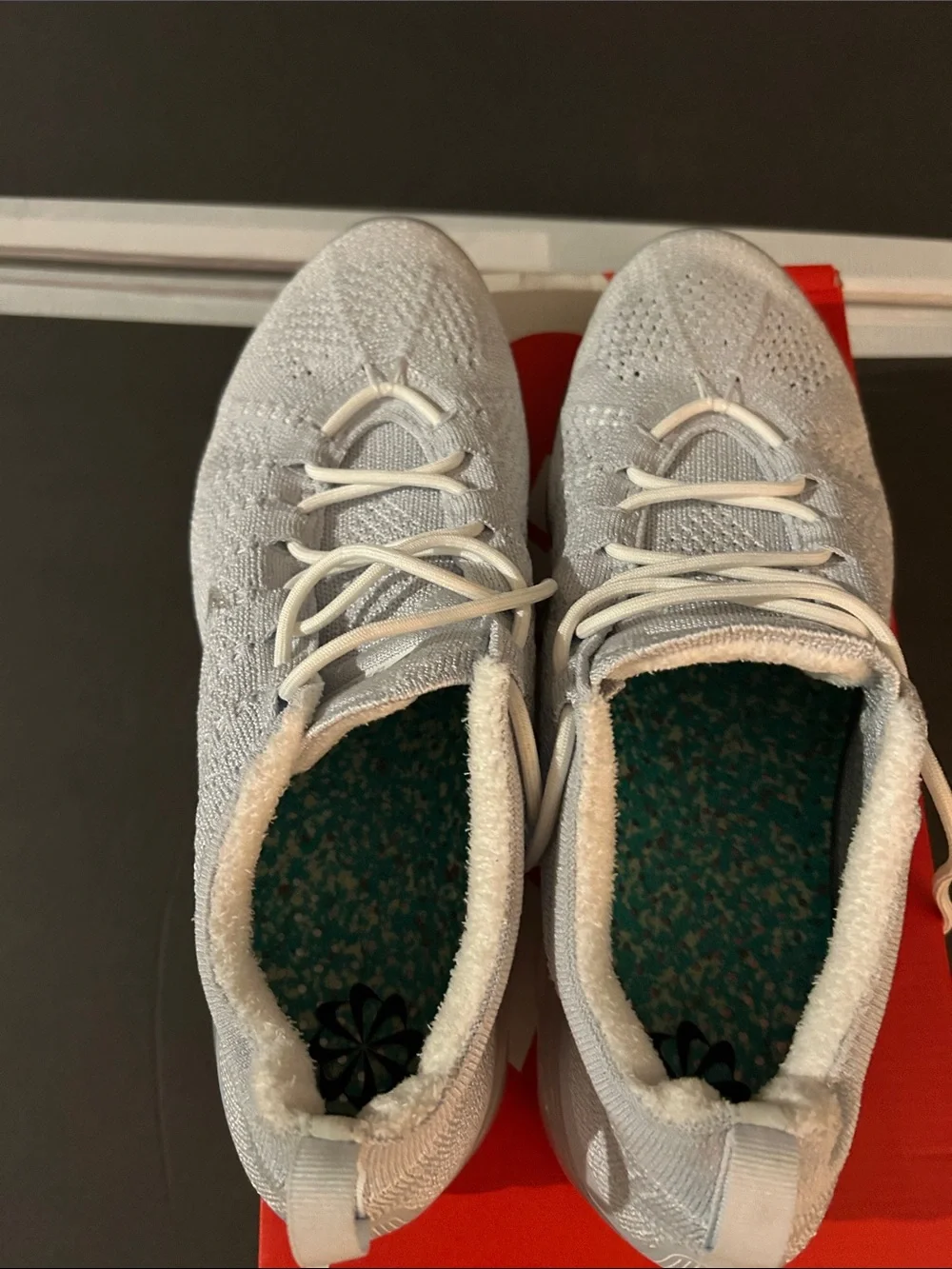 Nike VaporMax Flyknit Sneakers - Light Grey/White